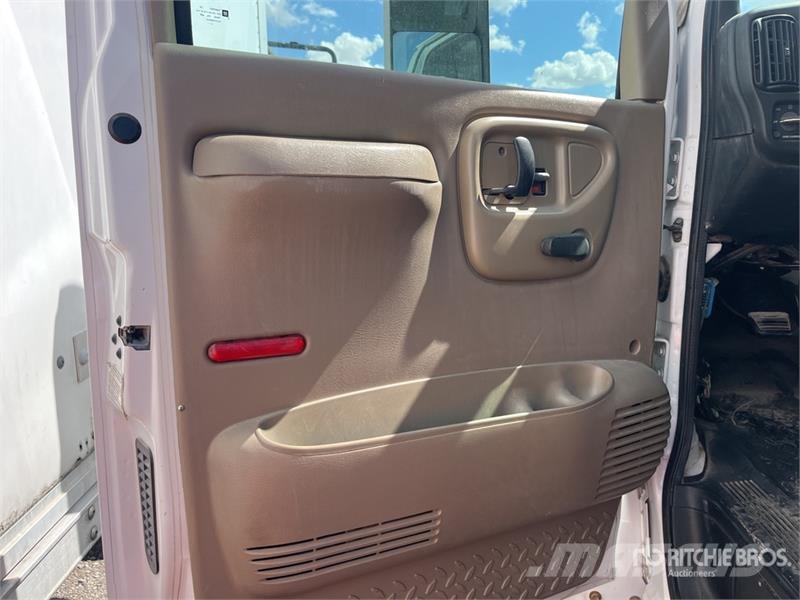 GMC PM 6 6720 lb Knuckle Boom on GMC C7500 4x2 Boom T Automobiliniai kranai