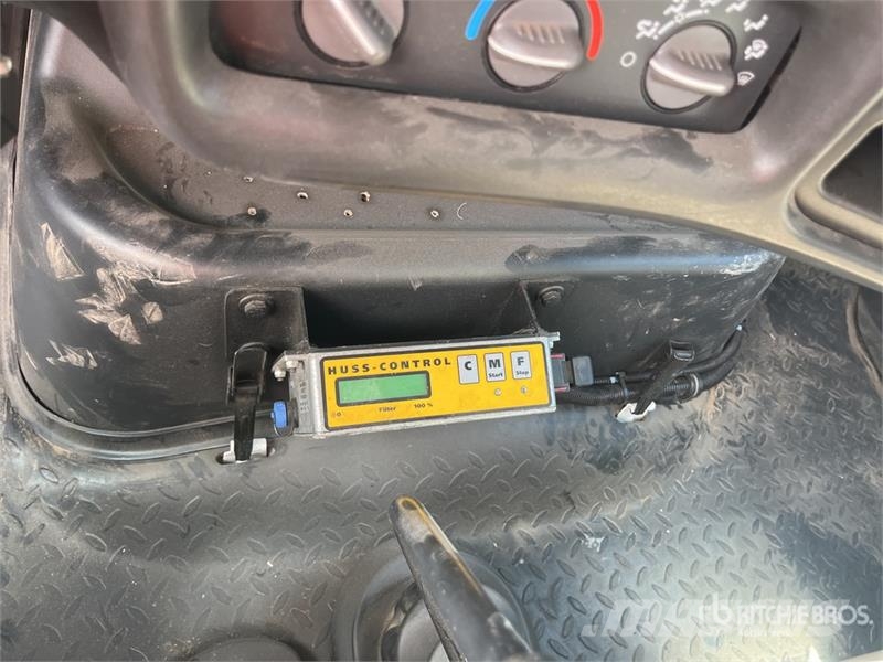GMC PM 6 6720 lb Knuckle Boom on GMC C7500 4x2 Boom T Automobiliniai kranai