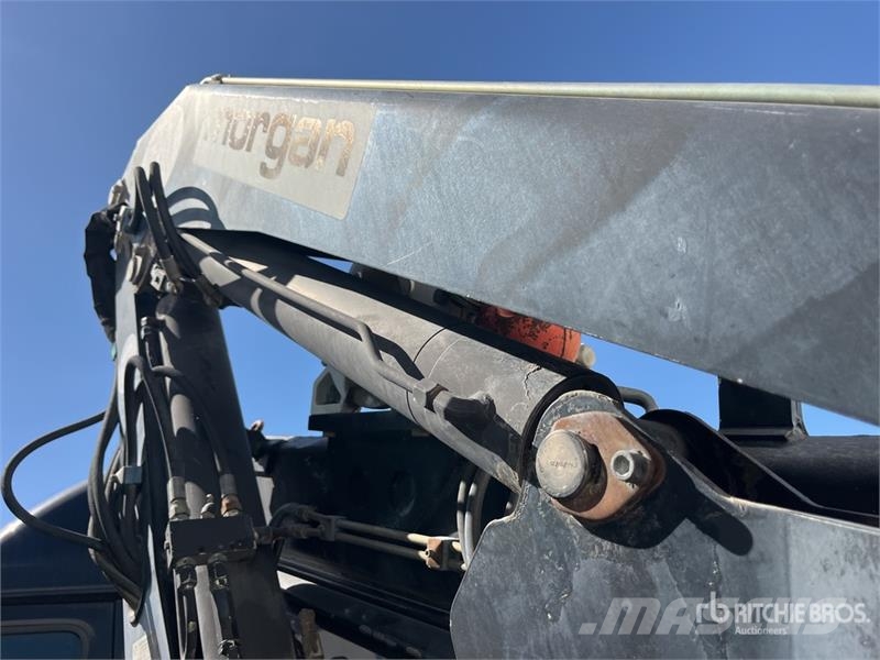 GMC PM 6 6720 lb Knuckle Boom on GMC C7500 4x2 Boom T Automobiliniai kranai