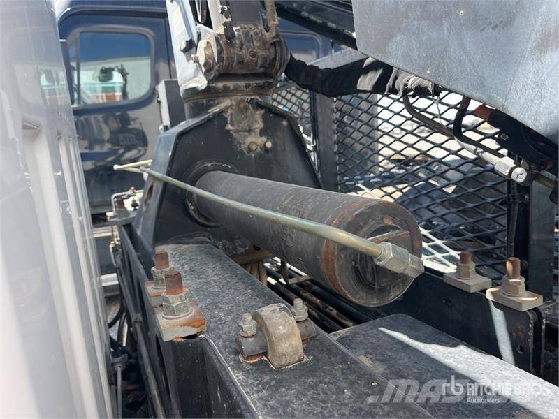 GMC PM 6 6720 lb Knuckle Boom on GMC C7500 4x2 Boom T Automobiliniai kranai