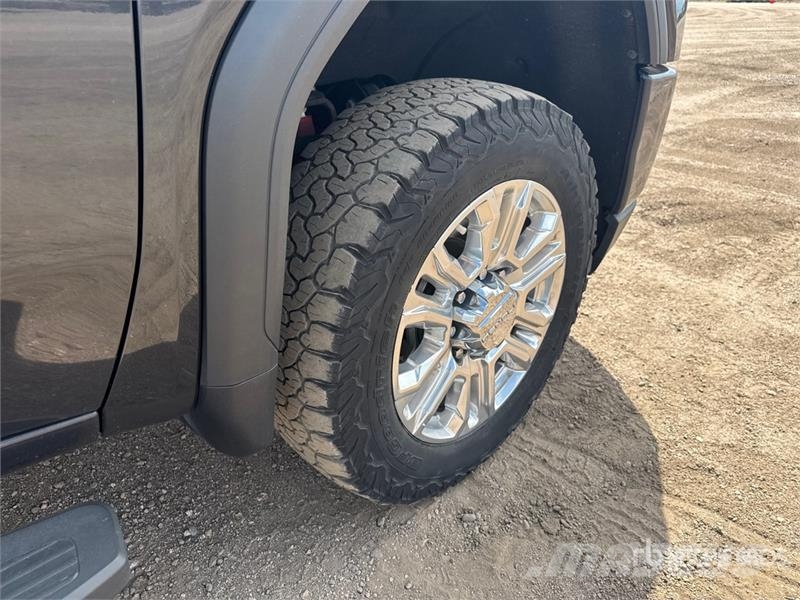 GMC Sierra 2500 أخرى