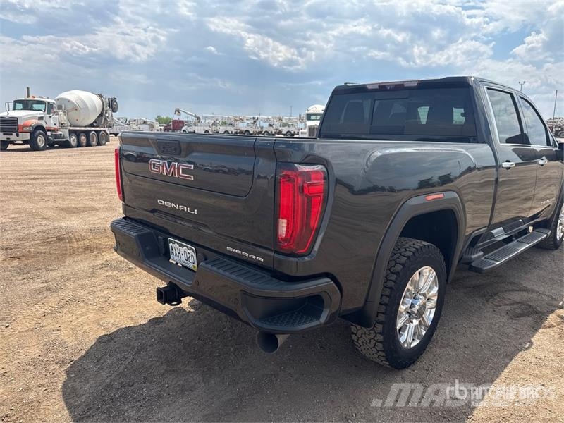 GMC Sierra 2500 أخرى