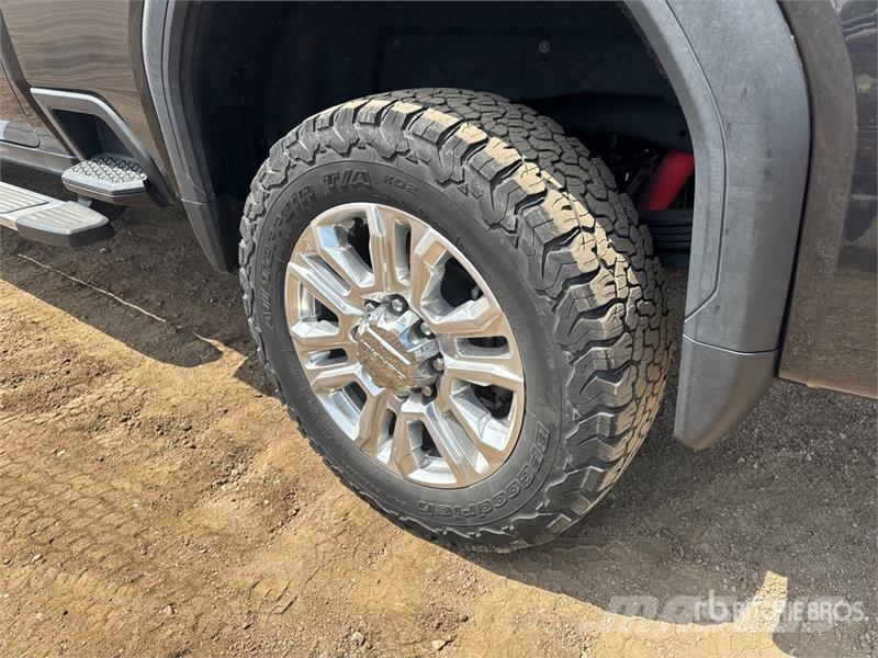 GMC Sierra 2500 أخرى