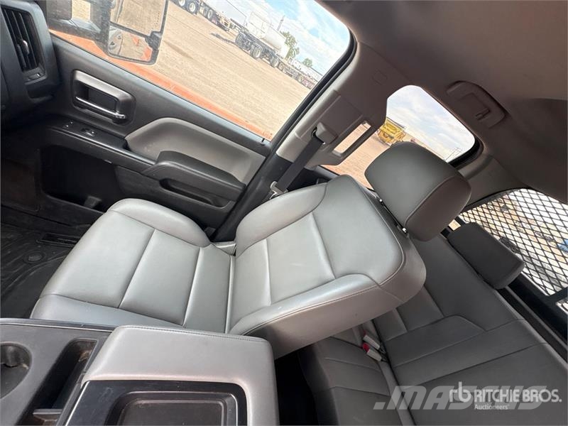 GMC Sierra 2500HD Iné