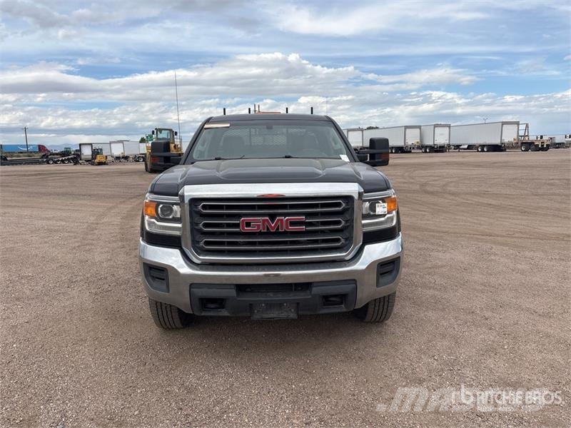 GMC Sierra 2500HD Iné