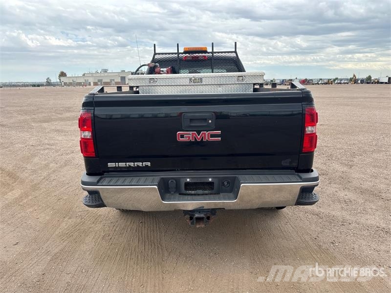 GMC Sierra 2500HD Iné