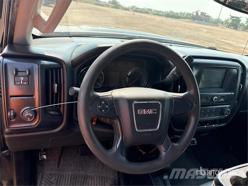 GMC Sierra 2500HD Iné