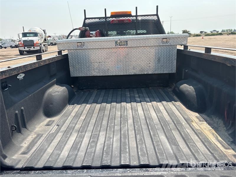 GMC Sierra 2500HD Iné