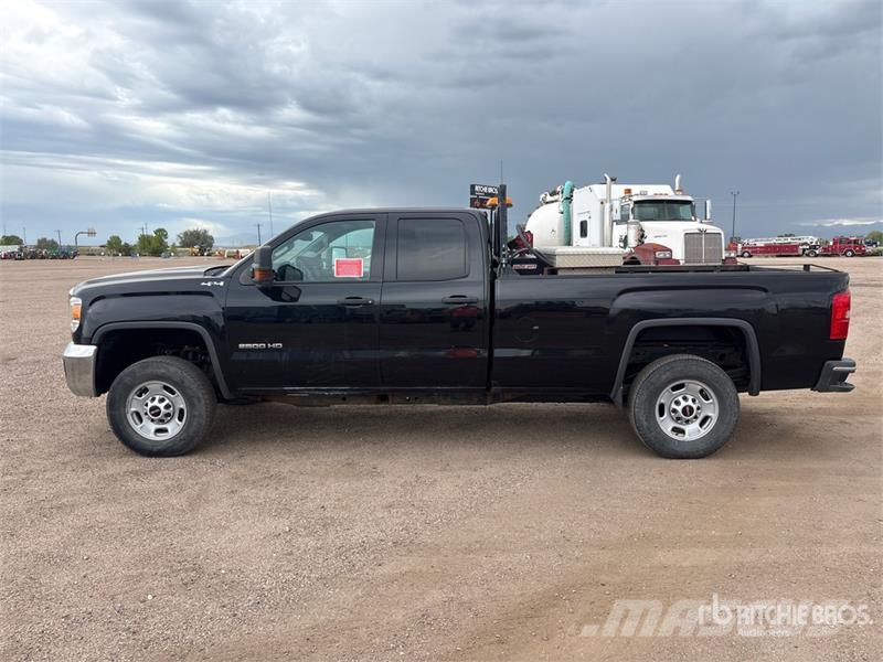 GMC Sierra 2500HD Iné