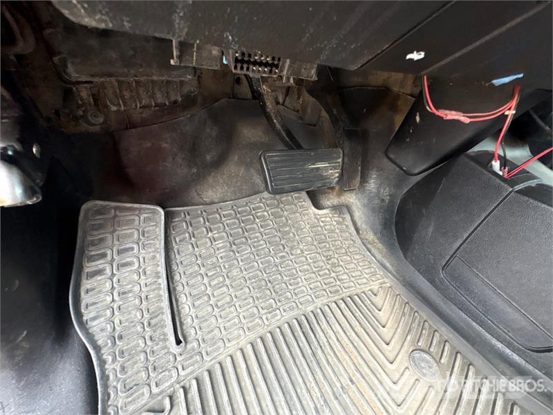 GMC Sierra 2500HD Iné