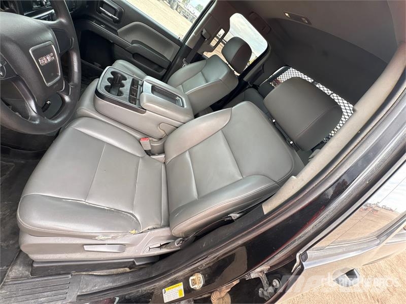 GMC Sierra 2500HD Iné