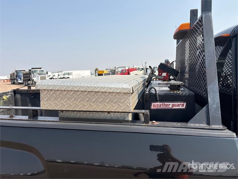 GMC Sierra 2500HD Iné