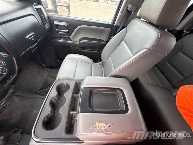 GMC Sierra 2500HD Iné
