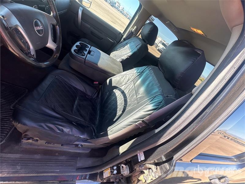 GMC Sierra 2500HD 기타