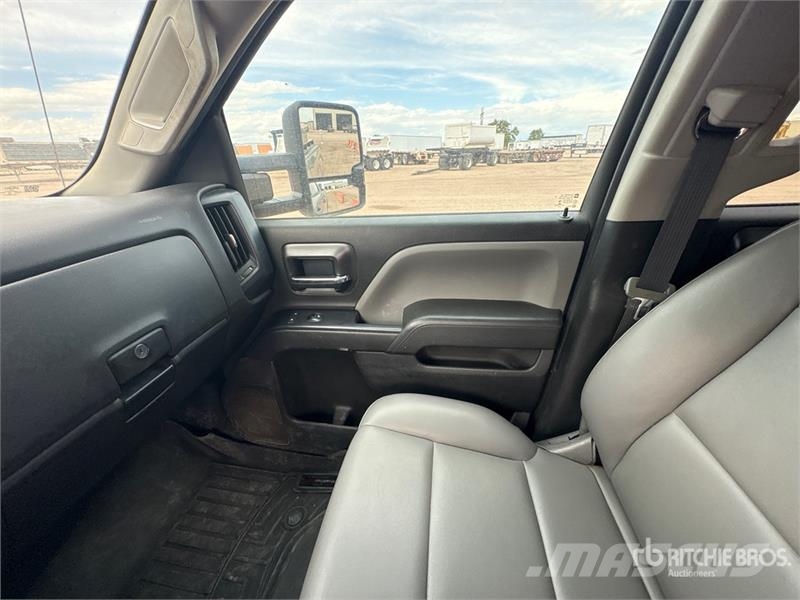 GMC Sierra 2500HD Iné