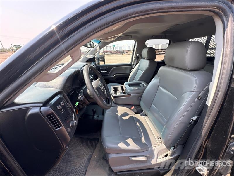 GMC Sierra 2500HD Iné