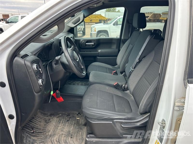 GMC Sierra 2500HD Other