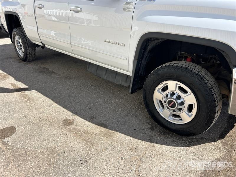GMC Sierra 2500HD Altele