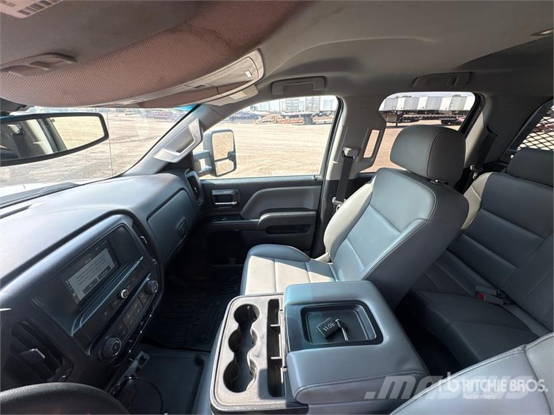 GMC Sierra 2500HD Iné