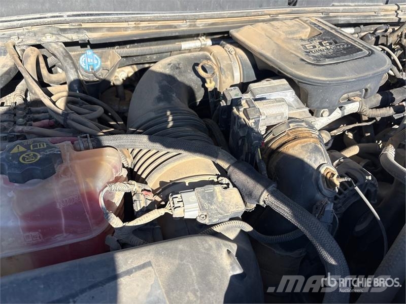 GMC Sierra 2500HD 기타
