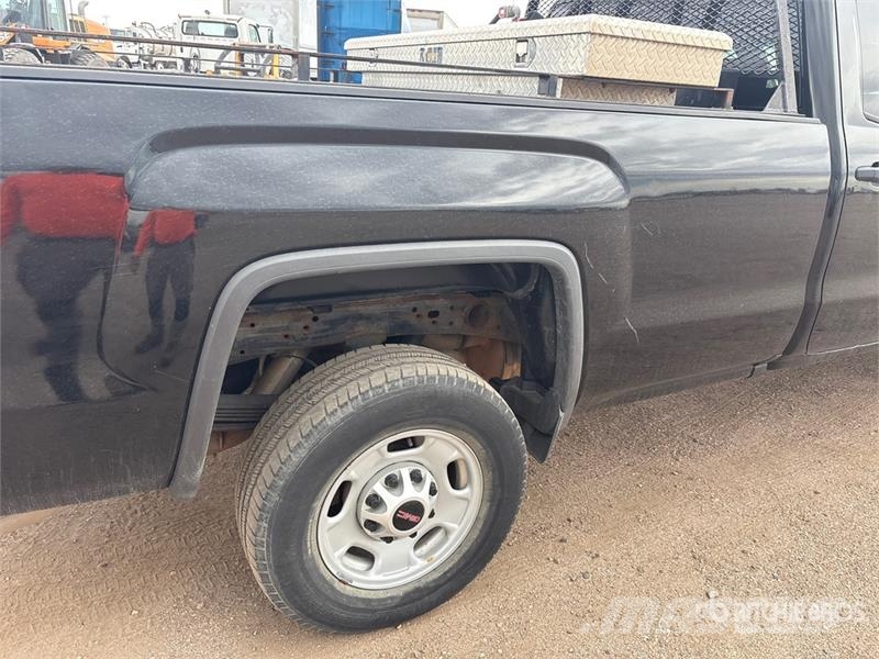 GMC Sierra 2500HD Iné