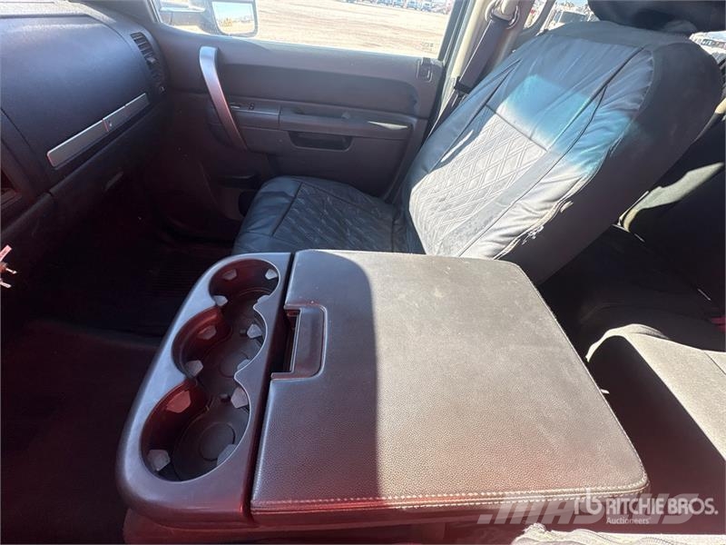 GMC Sierra 2500HD 기타