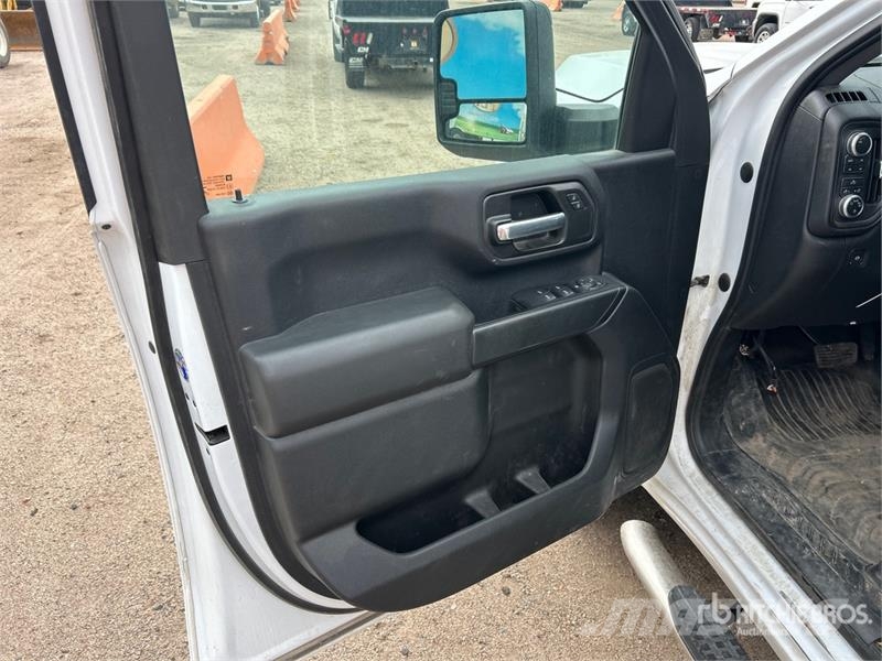 GMC Sierra 2500HD Other