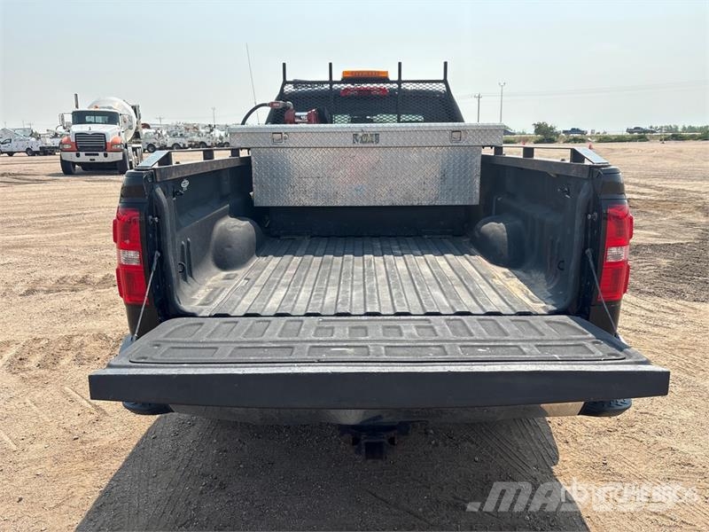 GMC Sierra 2500HD Iné