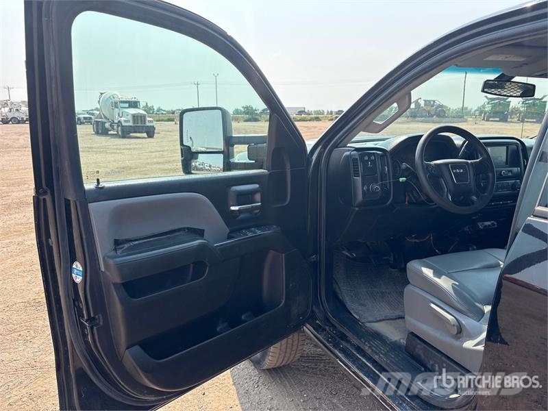 GMC Sierra 2500HD Iné
