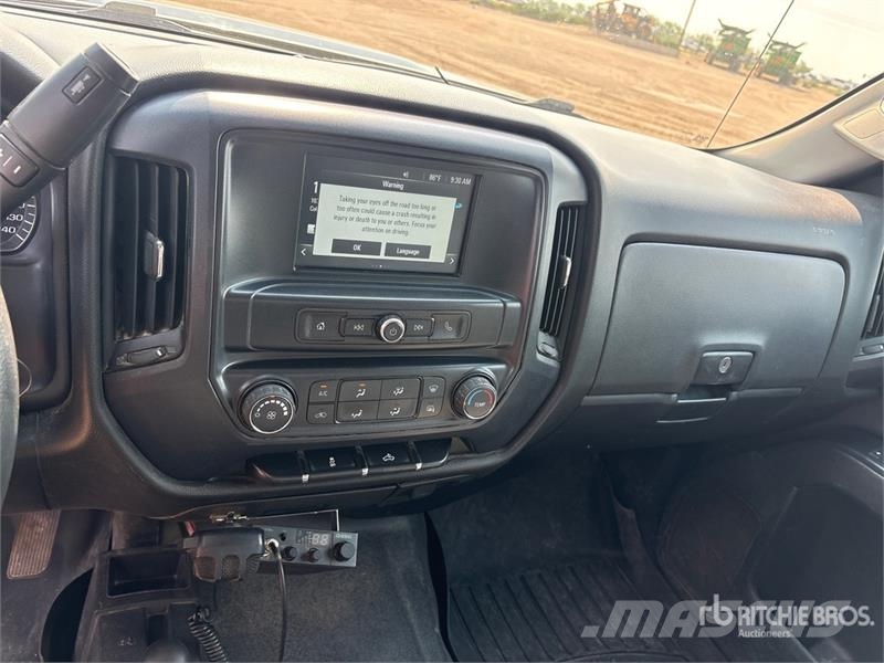 GMC Sierra 2500HD Iné