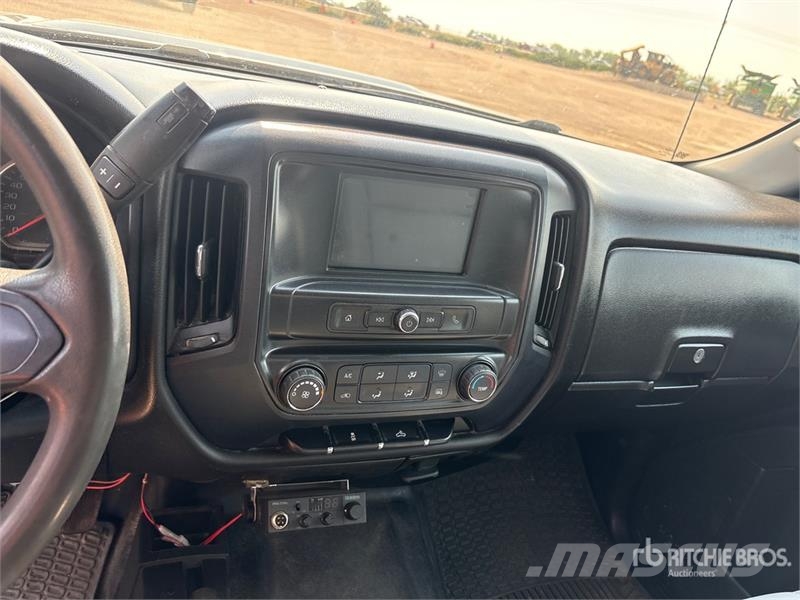 GMC Sierra 2500HD Iné