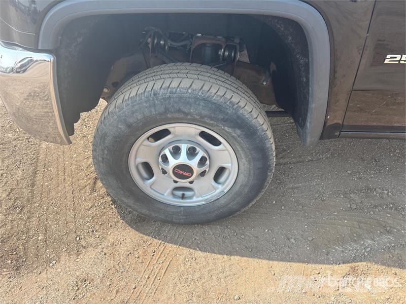 GMC Sierra 2500HD Iné