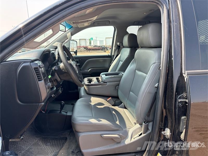 GMC Sierra 2500HD Iné