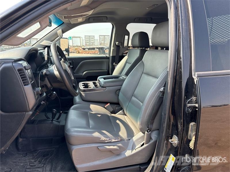 GMC Sierra 2500HD Iné