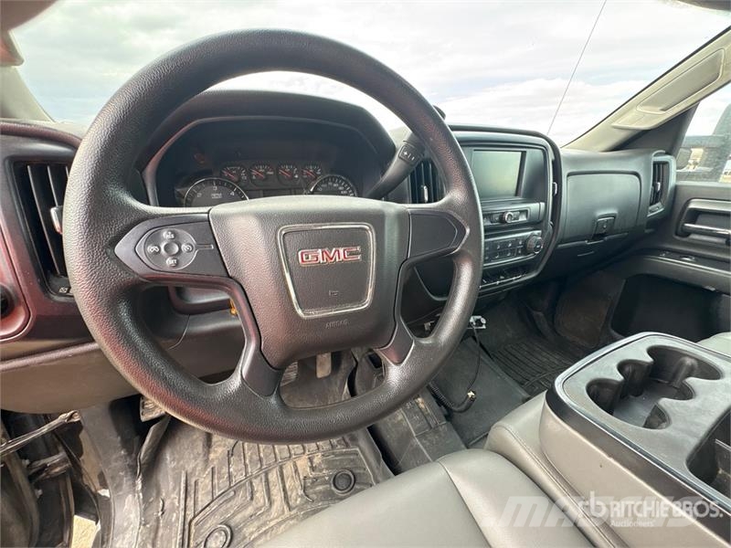 GMC Sierra 2500HD Iné