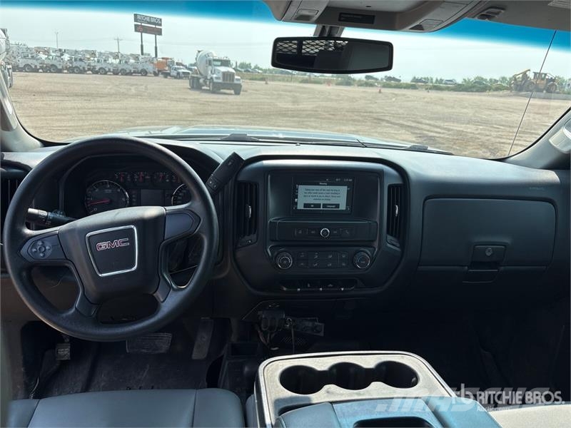GMC Sierra 2500HD Iné