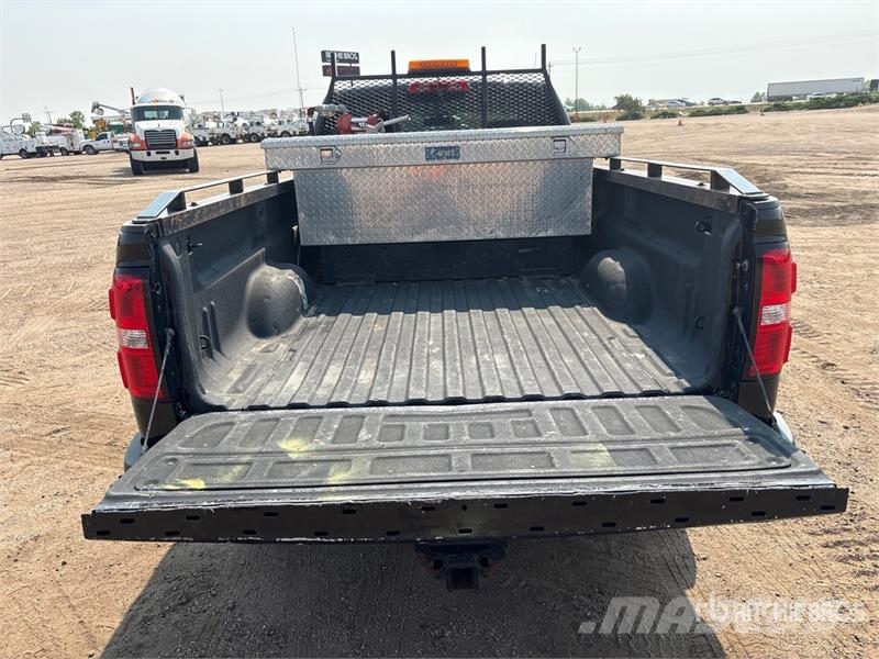 GMC Sierra 2500HD Iné