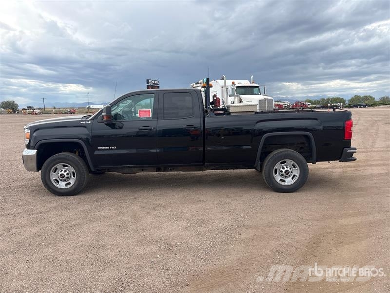 GMC Sierra 2500HD Iné