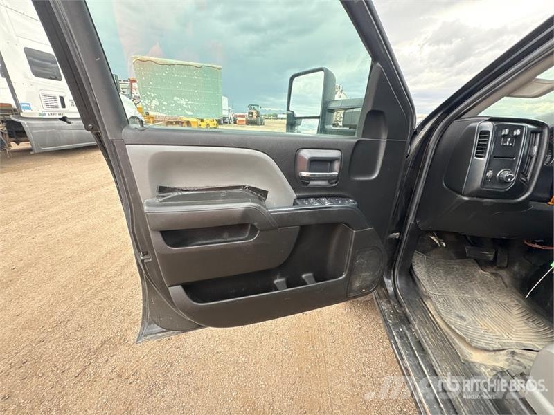 GMC Sierra 2500HD Iné