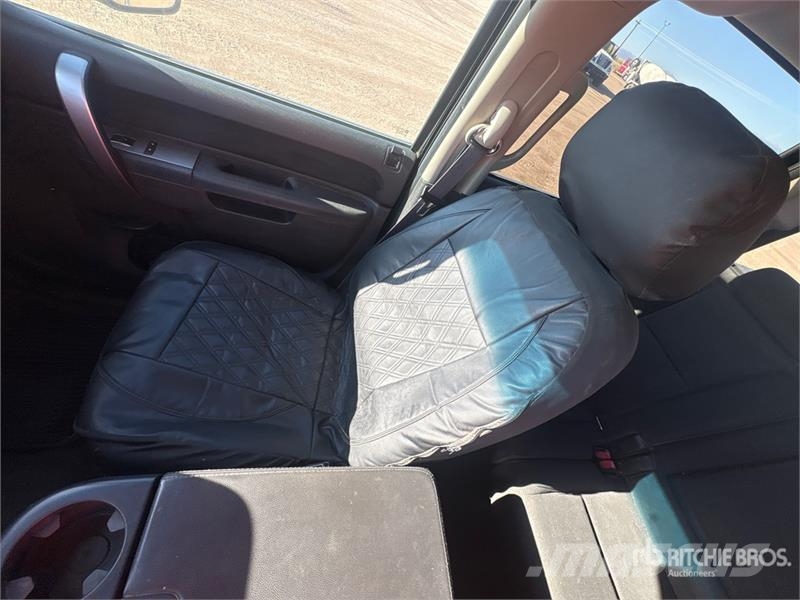 GMC Sierra 2500HD 기타
