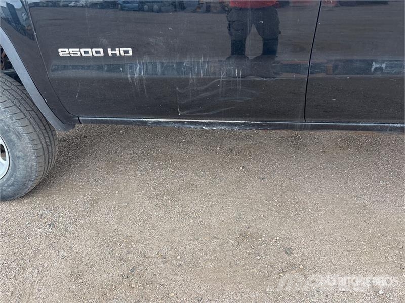GMC Sierra 2500HD Iné