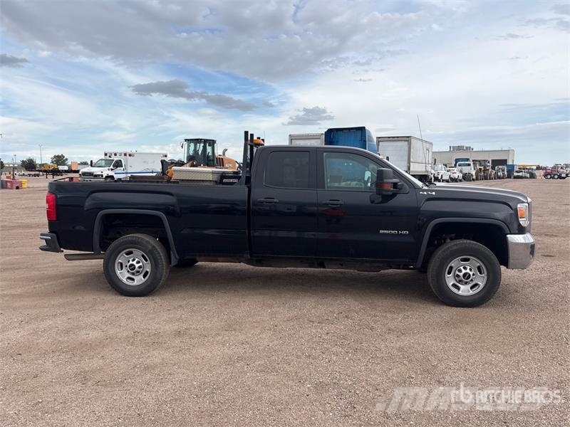 GMC Sierra 2500HD Iné