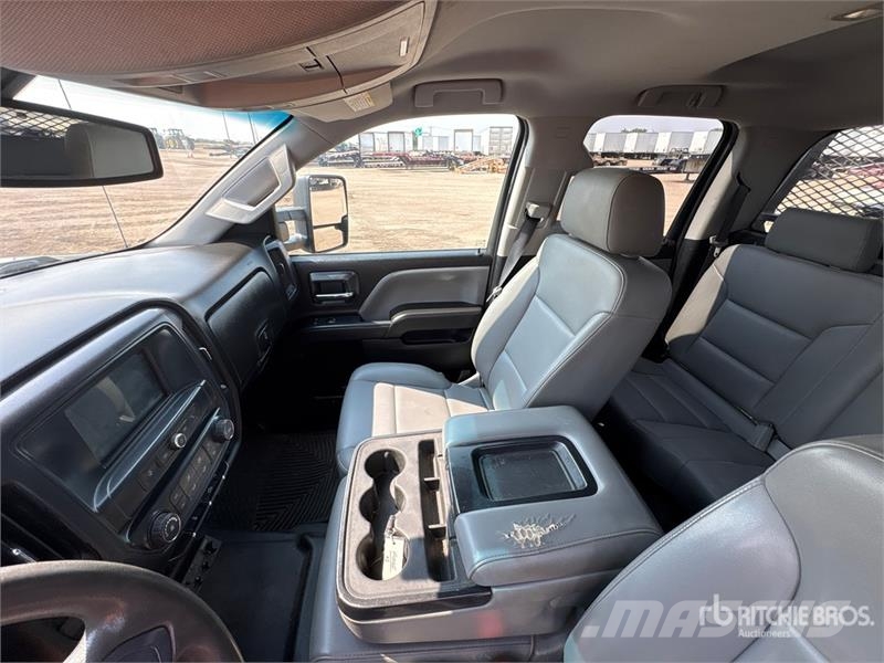 GMC Sierra 2500HD Iné