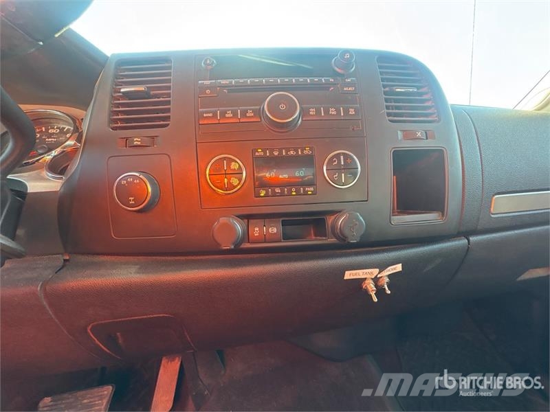 GMC Sierra 2500HD 기타