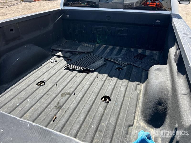 GMC Sierra 2500HD Altele