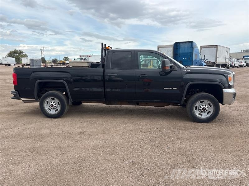 GMC Sierra 2500HD Iné
