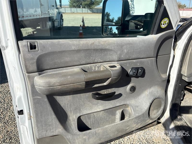 GMC Sierra 2500HD 4x2 Utility Truck Prekucniki