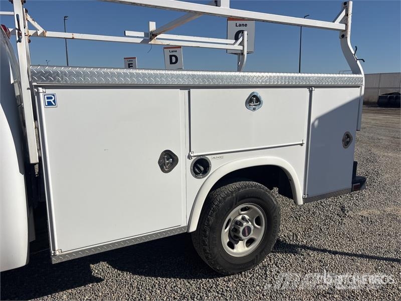 GMC Sierra 2500HD 4x2 Utility Truck Prekucniki