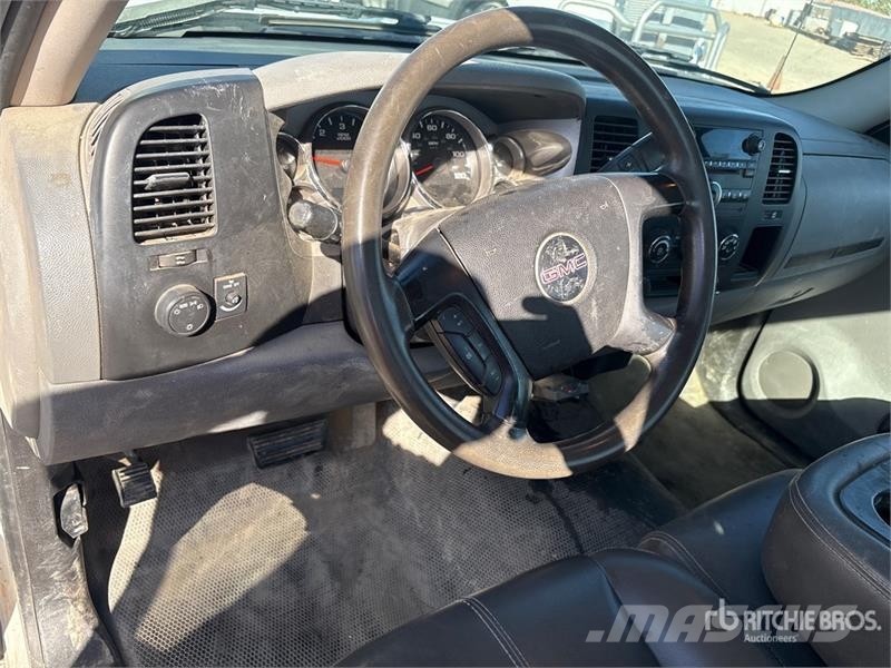 GMC Sierra 2500HD 4x2 Utility Truck Prekucniki