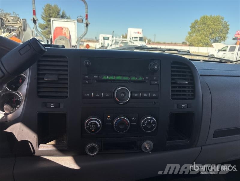 GMC Sierra 2500HD 4x2 Utility Truck Prekucniki